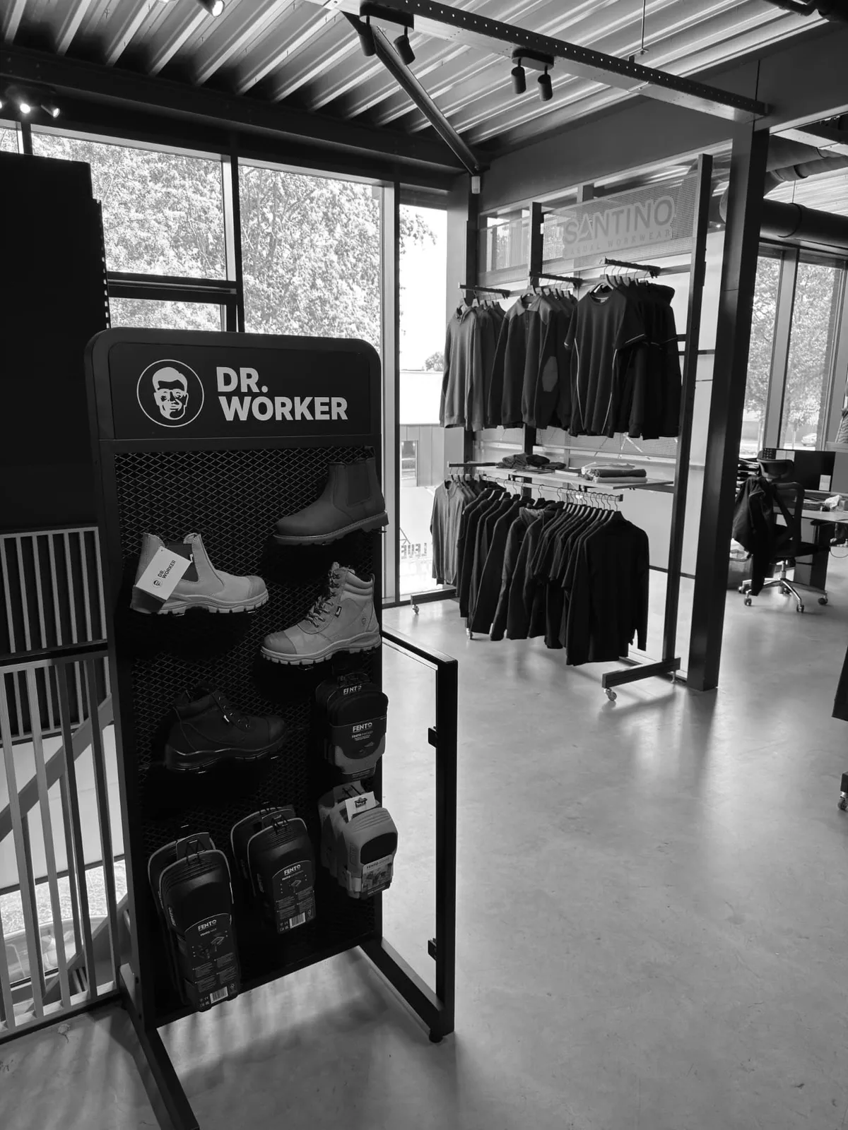 DR. Worker werkschoenen in de showroom